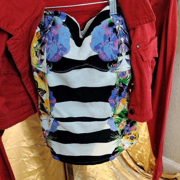 Red Jean Jacket With Under Peice - Picture 5 of 8